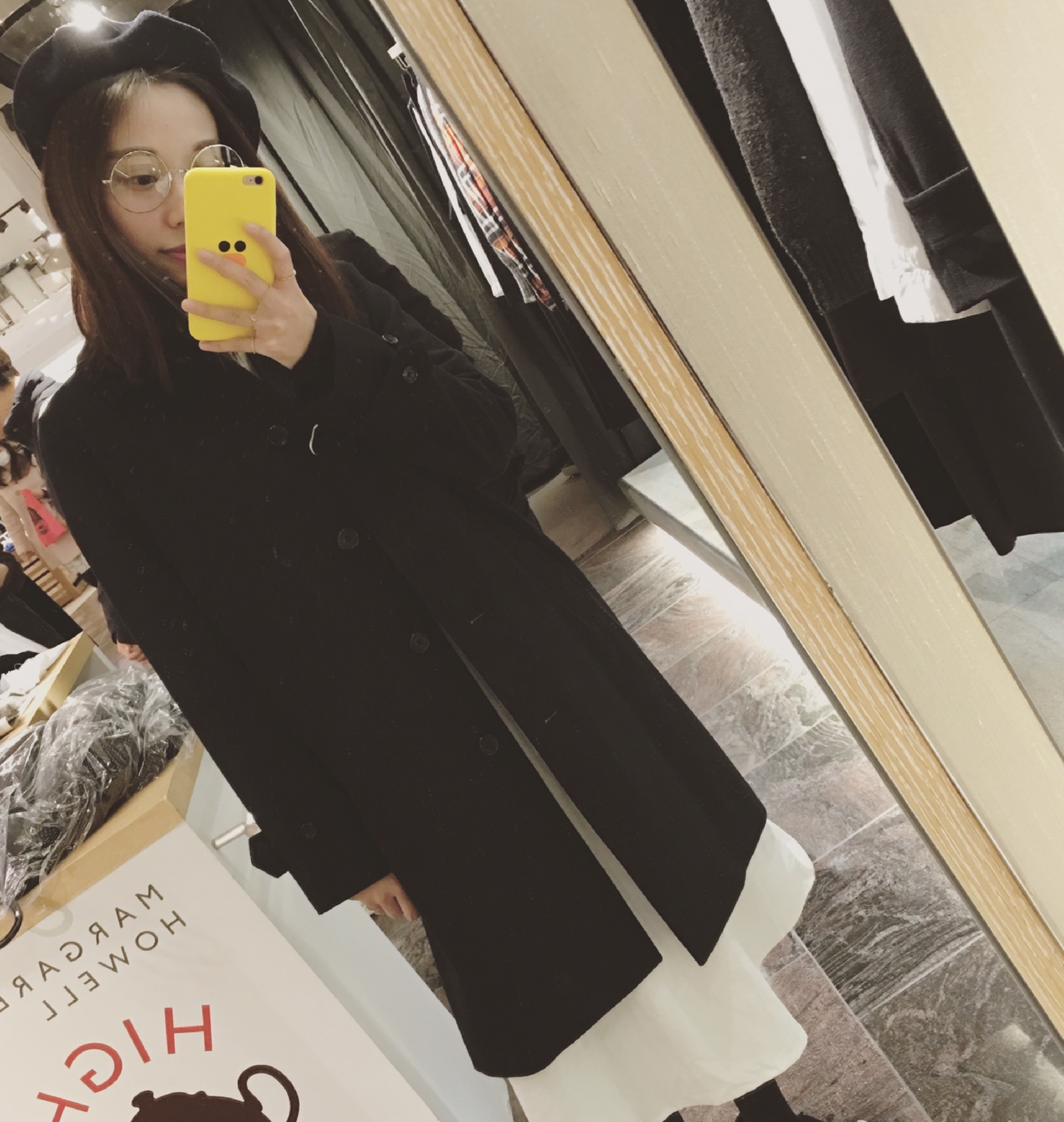 #MOGU STUDIO#

pic 1 ：
coat - MARGARET HOWELL
onepiece - NICOLE RED
glasses - CHROME HEARTS
hat - kreuzzz

pic 2 ：
top - NICOLE RED
onepiece - NICOLE RED
bag - Yoghjiyamanoto

pic 3 ：
coat - Ys
onepiece - NICOLE RED

pic 4 ：
onepiece - MARGARET HOWELL
shoes - HENGSHU

pic 5 :
shirt - MARGARET HOWELL
sweater - MARGARET HOWELL

pic 6 ：
onepiece - Comme des Garcons
shirt - Comme des Garcons
shoes - HENGSHU

pic 7 ：
sweater - LAMAIRE
trousers - LOEWE

一个 Designer的 7 DAYS 穿搭日常。

