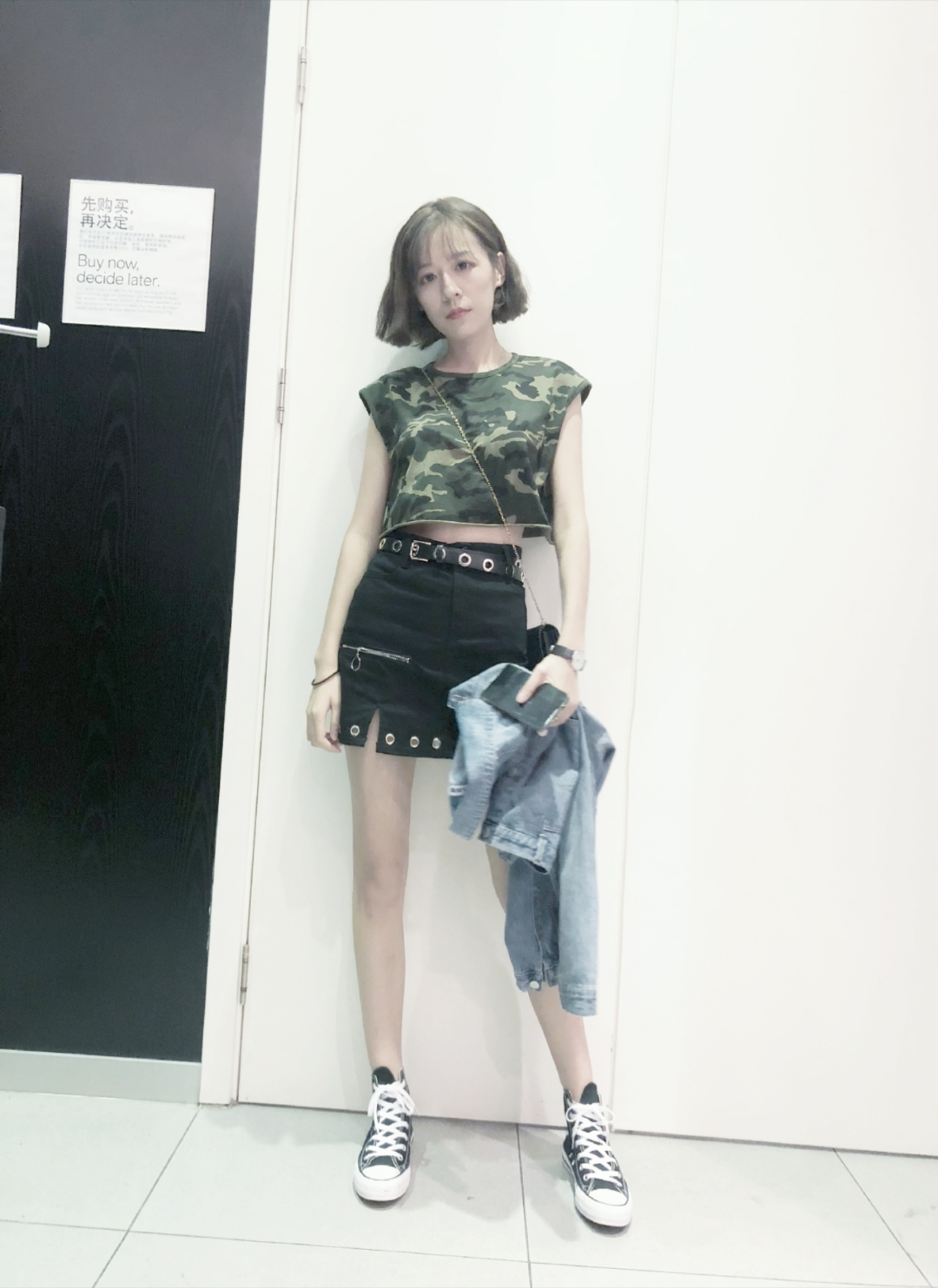 🍒搭配攻略🍒迷彩服真的是年年火爆🔥
#千金难买"吾欢喜"#
安利这次的情侣迷彩给你们👇🏻

1️⃣迷彩服无论是谁看到了就爱不释手了 这款迷彩做的是oversize风格 领口偏工装风 我里面搭配的是休闲迷彩🍃下半身我是搭配着紧身牛仔裙整体给人第一感觉就是腿很直 非常休闲的一身 可以出去旅游的时候穿🌟

男生可以选择深色这款迷彩服 里搭一件纯色T恤 穿搭可加一件宽松工装裤或牛仔长裤 鞋为高邦鞋即可 情侣装 衣橱穿搭日记 搭配参考