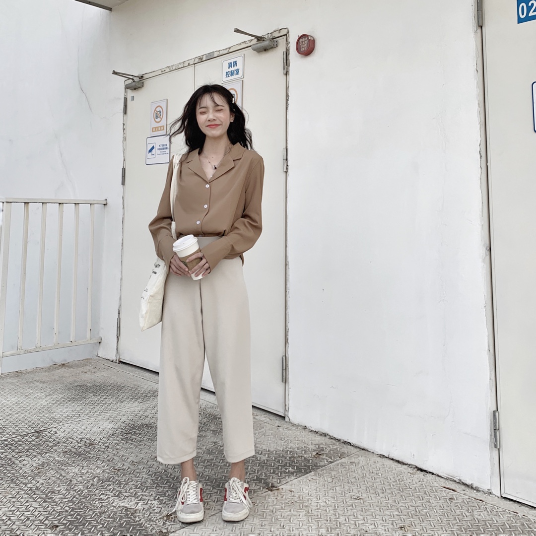 🍁Bomul_日常<strong>搭配</strong>🍁<strong>155</strong>/40🍁
#过年做自己，我要舒服度满分#广东现在的温度可以穿上春装啦～雪纺的一套真的超级舒服。咖啡配鲜奶的<strong>搭配</strong>很和谐～#点进来，你的亲戚从此不烦你#
雪纺衬衫是有厚度的 垂感也很好 穿上就爱上了啊～～还有奶白色的高腰八分裤超显腿长！！！！！