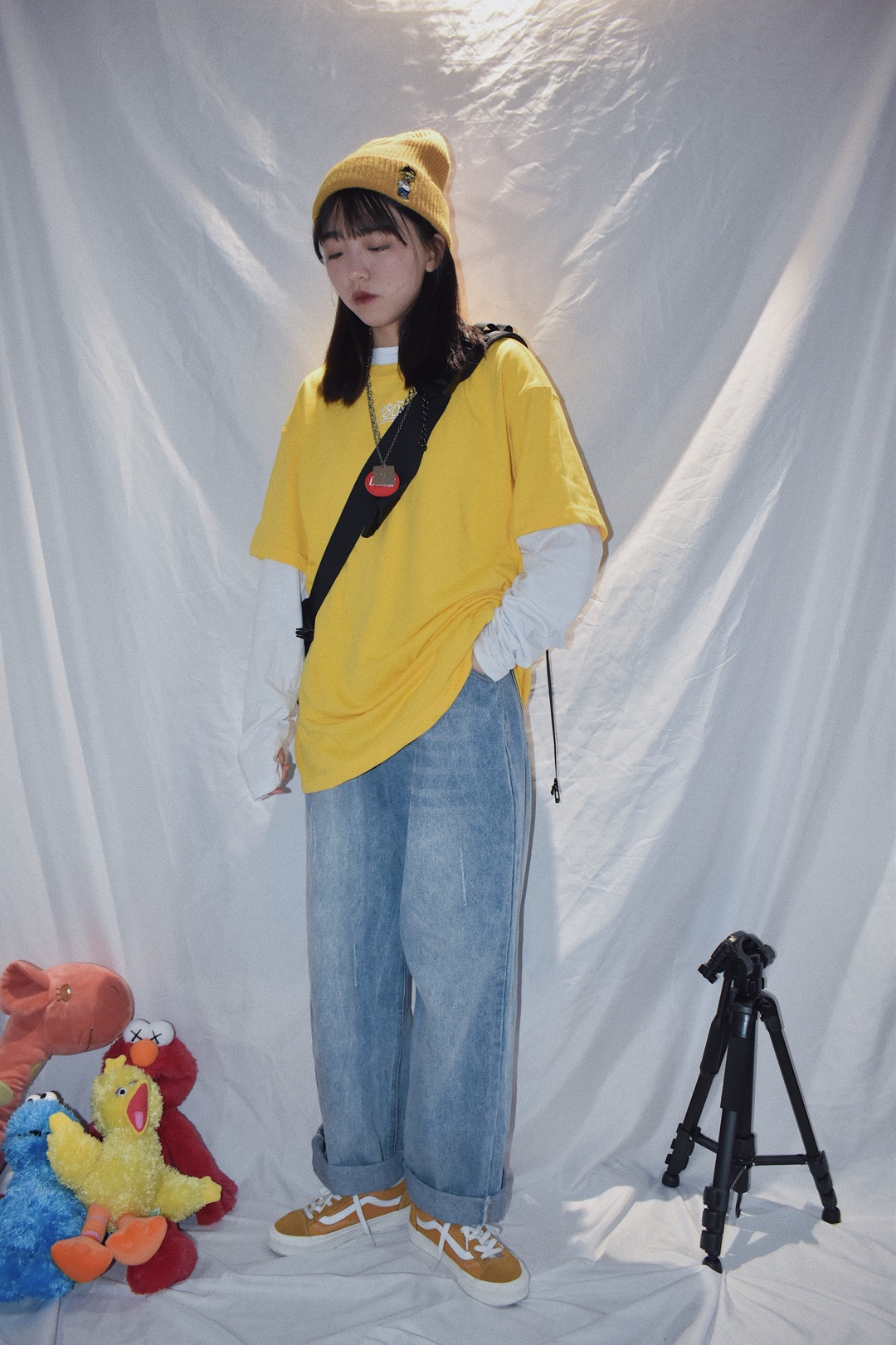 #这些3月必火套装你还没入手？##100套温柔色<strong>春装</strong>安排上了！#温柔风必须是直男杀手锏
开学“寒假肥”？我帮你遮！##这才是3月春天的限定颜色呀！！雨过天晴啦~心情都变好了 就分享一组💛💛💛💛系<strong>穿搭</strong> 短袖💛和鞋子💛想呼应 ！单肩包是出行必备的单品  浅色牛仔裤特别合适<strong>搭配</strong>看过去就很舒服 藏肉必备~ 初春还比较冷 内搭白色打底比较保暖~书包是学生党必备神器啦~可以选择黑色的 百搭！！
<strong>搭配</strong>的店铺会备注出来，喜欢可以直接tb搜索购买
身高168
体重45-50
风格:工装/运动/街头
如果大家喜欢我的风格可以戳我主页关注哦 