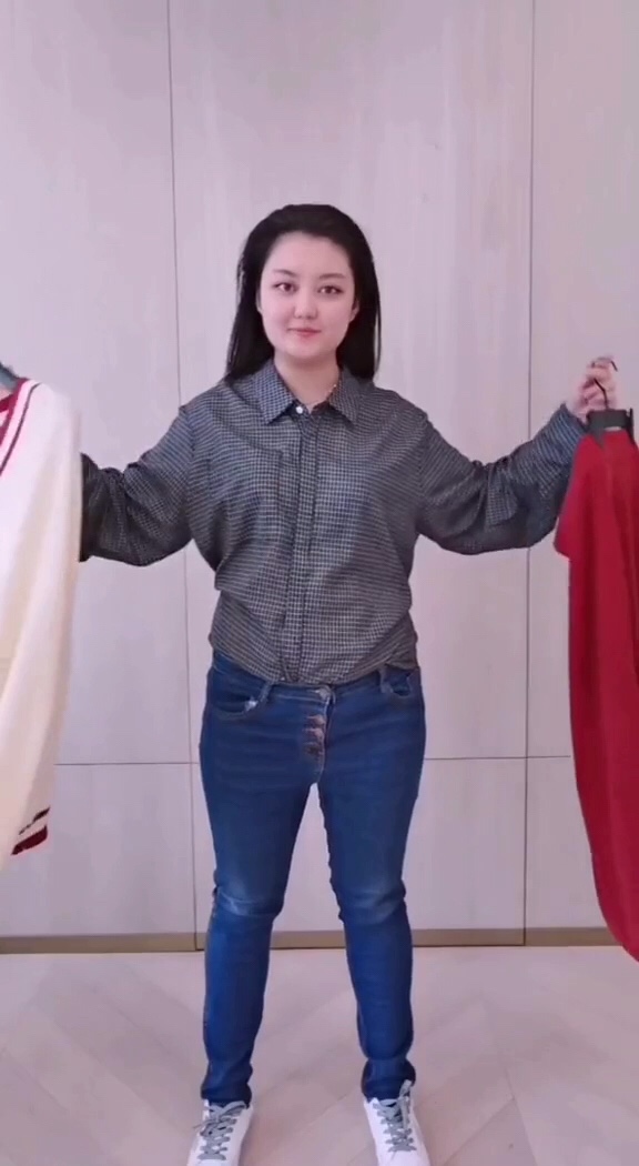 #衣柜里必不可少的单品#

饺子要吃烫烫的。女朋友要找胖胖的